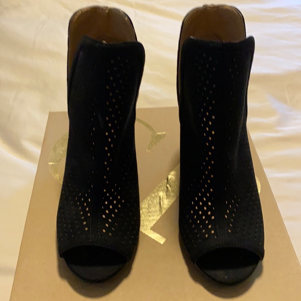 Black peep toe bootie